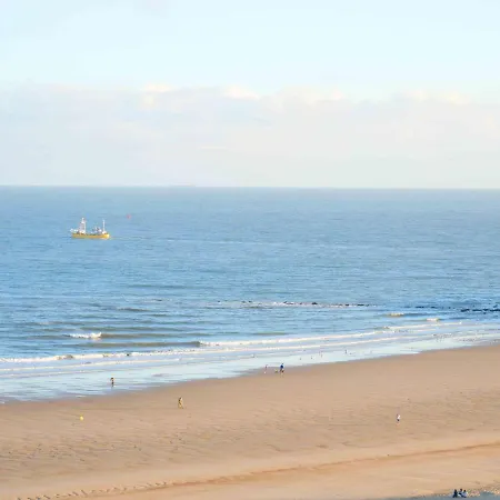 Апартаменты Cosy By The Sea